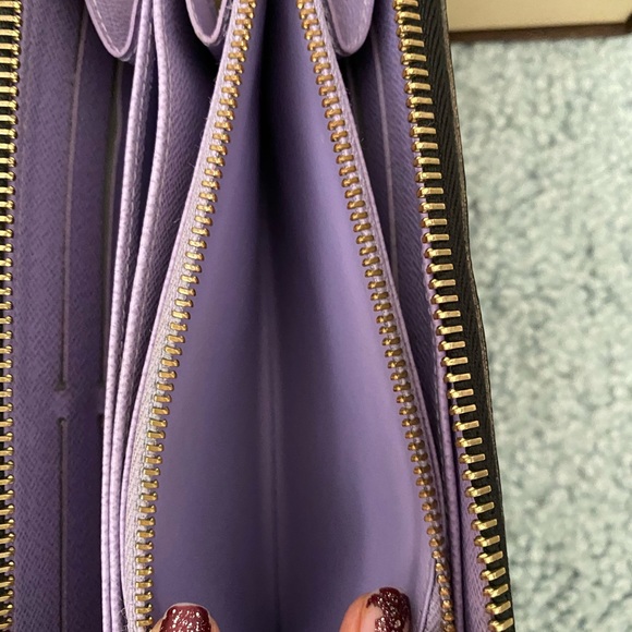 Multi color zippy wallet - Picture 8 of 8